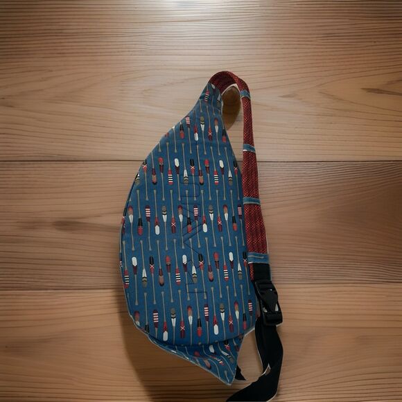 Kavu Blue Backpack with Wooden Paddles/Oars Pattern Red Rope Sling Back Bag - Picture 6 of 7